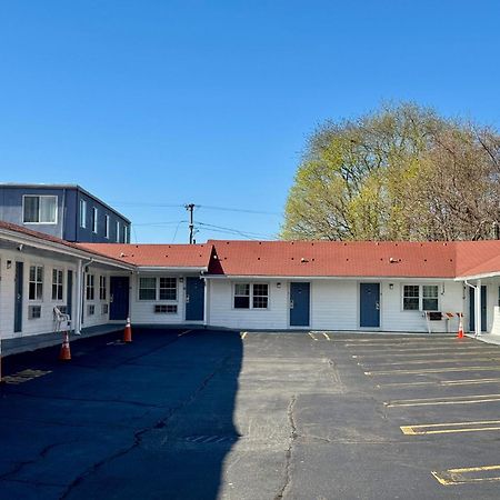 Chisholm'S Motor Inn Соґас Екстер'єр фото