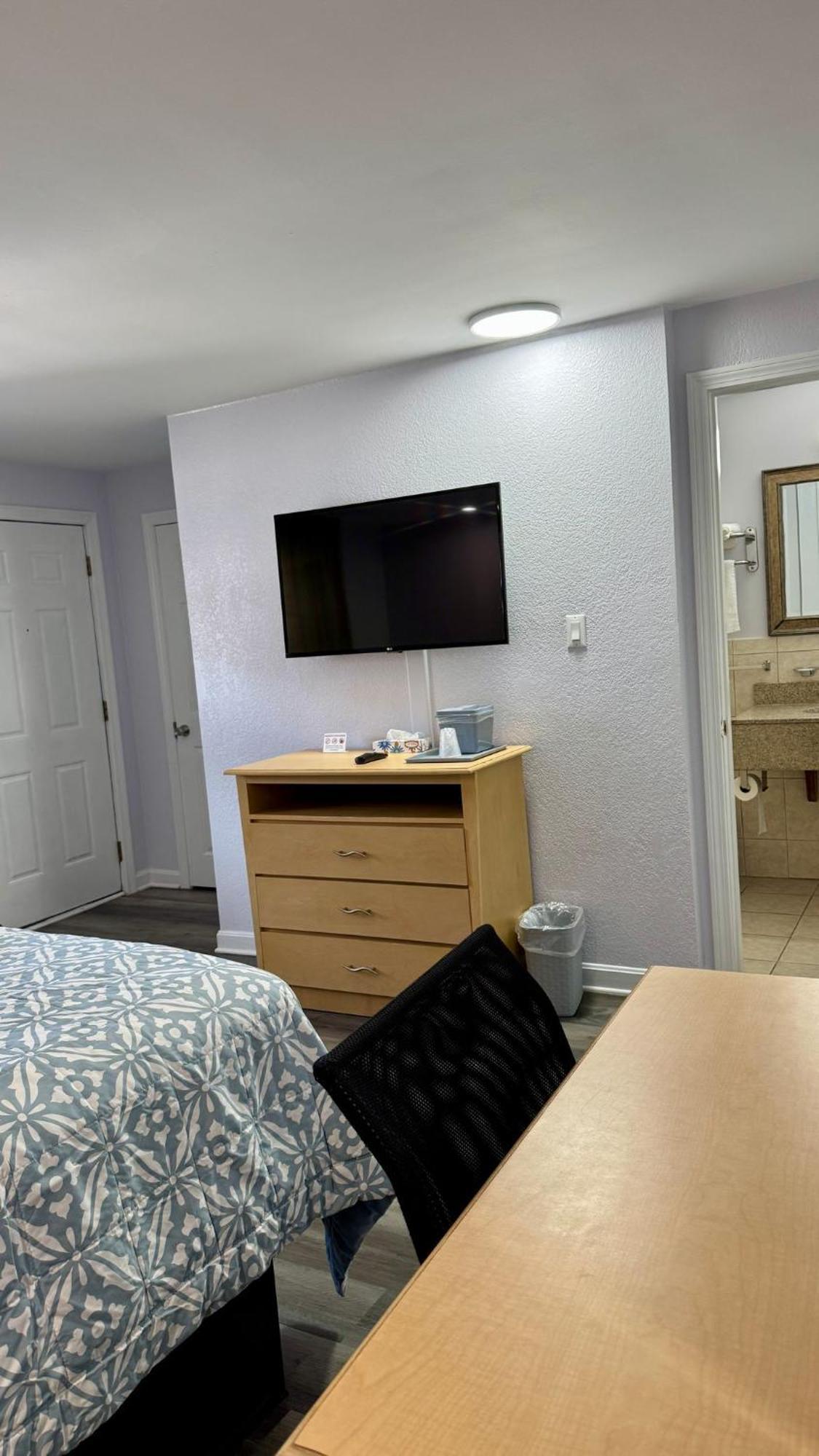 Chisholm'S Motor Inn Соґас Екстер'єр фото