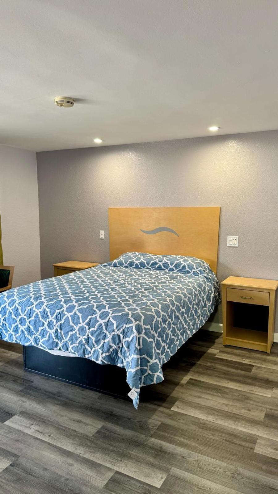 Chisholm'S Motor Inn Соґас Екстер'єр фото