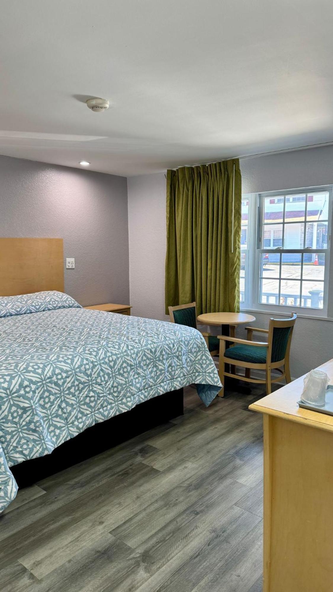 Chisholm'S Motor Inn Соґас Екстер'єр фото