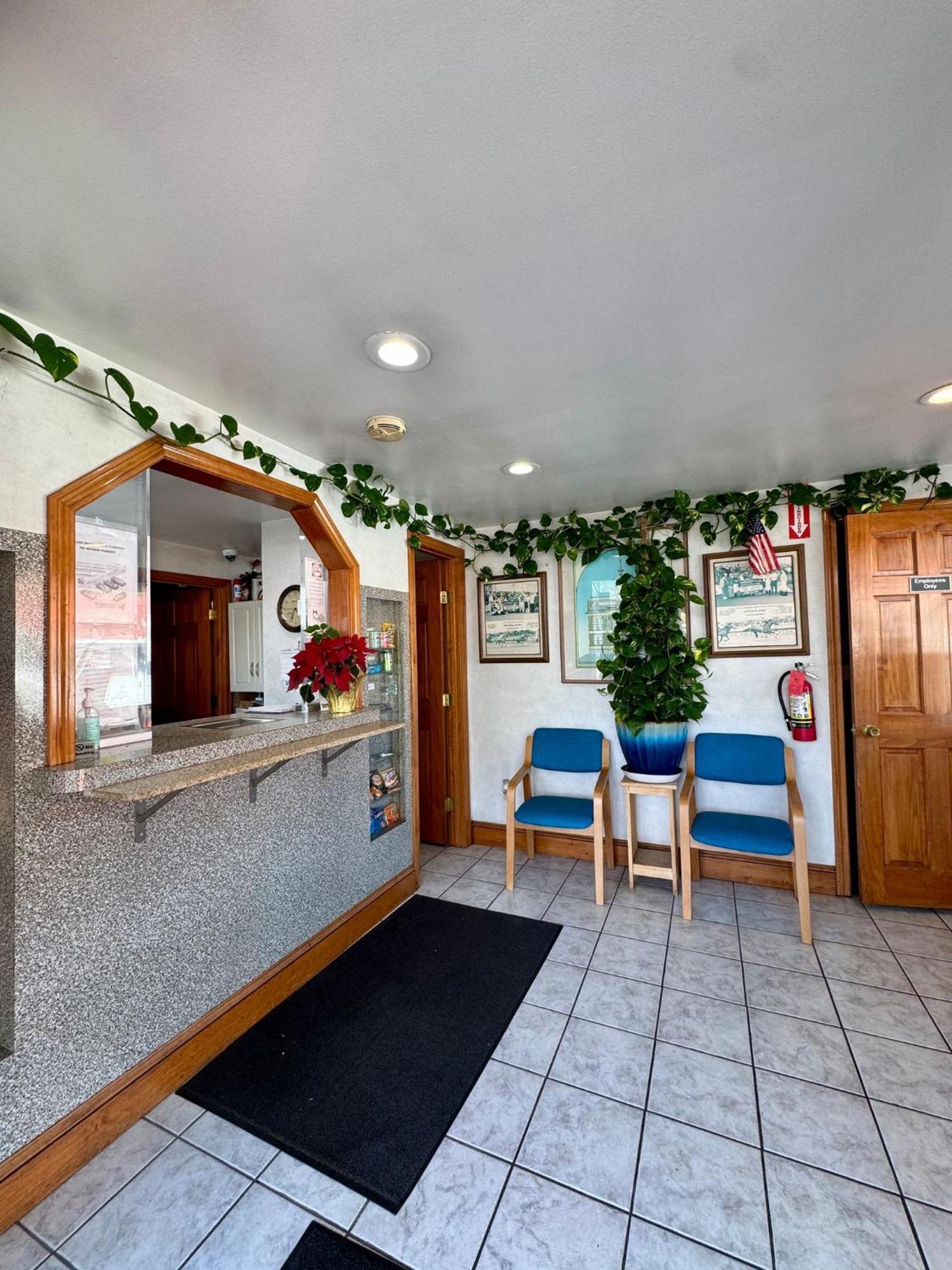 Chisholm'S Motor Inn Соґас Екстер'єр фото